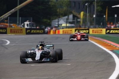 Hamilton entra en la historia tras batir el récord de poles de Schumacher