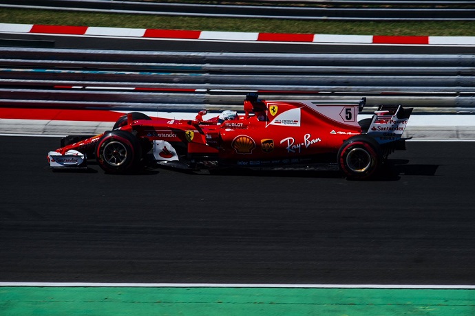 alesi-cree-ferrari-mantendra-pilotos-2018