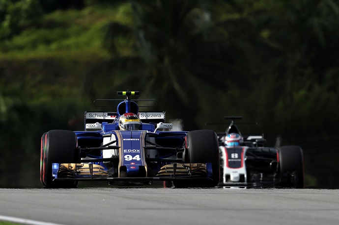 Sauber no ocupa el farolillo rojo gracias a Ferrari