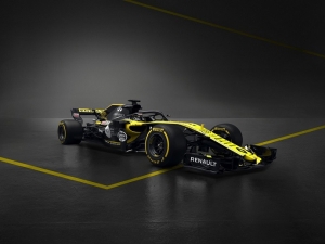 Sainz visita la fábrica de motores de Renault