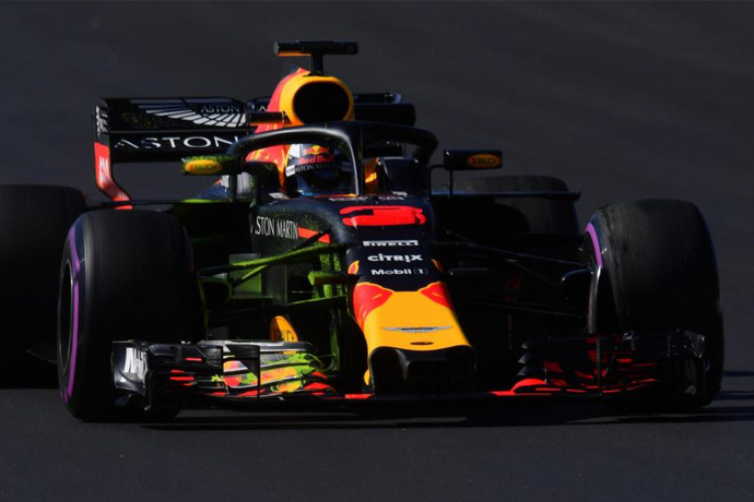 CRÓNICA Ricciardo vuela en Montmeló; otro día casi en blanco para Alonso y su McLaren