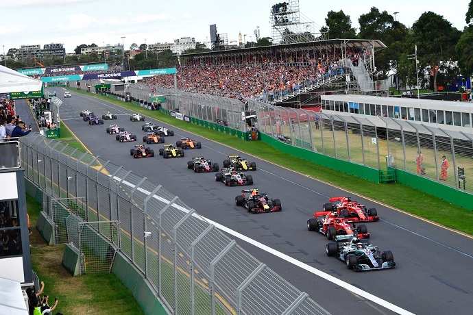 CRÓNICA: La estrategia le da la victoria a Vettel y Alonso empieza la era McLaren-Renault con un gran quinto puesto