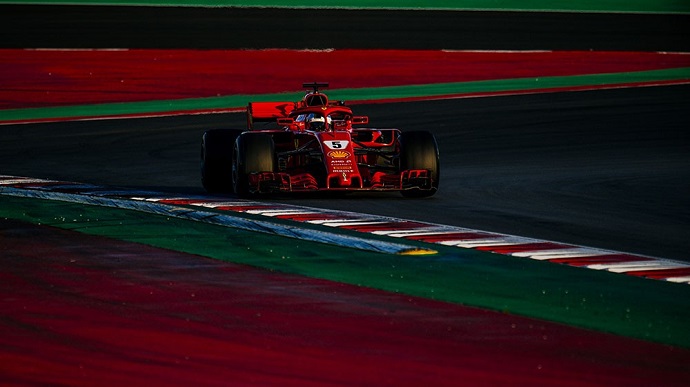 Vettel lidera y rueda tres Grandes Premios durante el día 5 de test