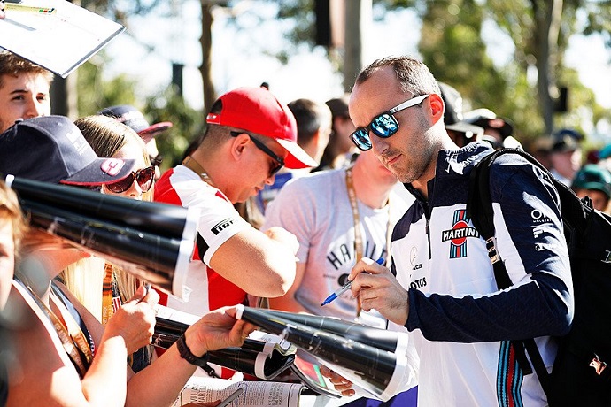 Kubica se reúsa a comentar sobre el mal comienzo de Williams