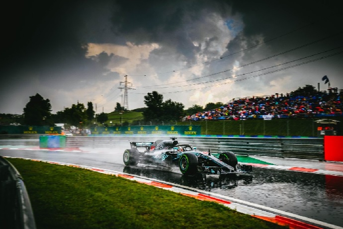 Sábado en Hungría-Mercedes: Hamilton más lluvia es igual a pole