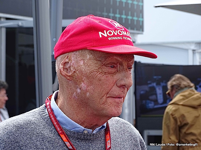 Niki Lauda - se somete a un trasplante de pulmón en Viena, Austria