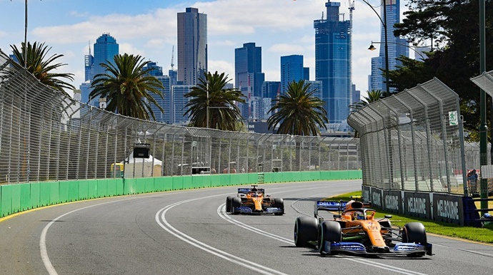 Viernes en Australia - McLaren: En la ajustada zona media