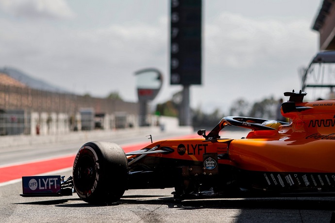 McLaren sigue su desarrollo en los test de Barcelona