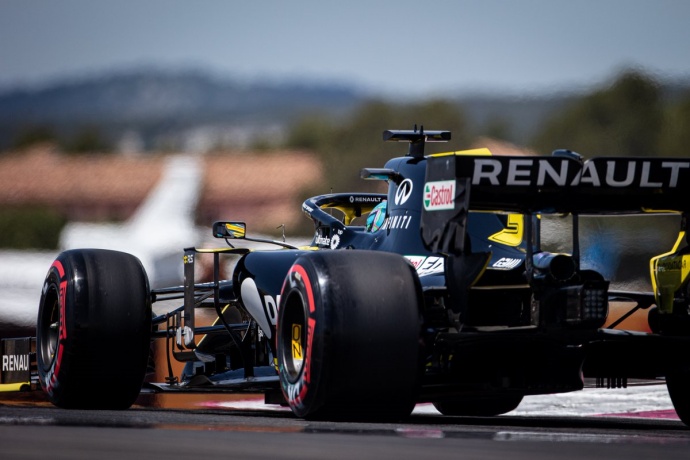 Abiteboul: “Espero ver una batalla con McLaren el resto de la temporada”