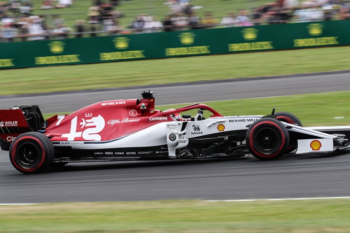 Viernes en Gran Bretaña - Alfa Romeo inicia atrás, pero acecha los puntos