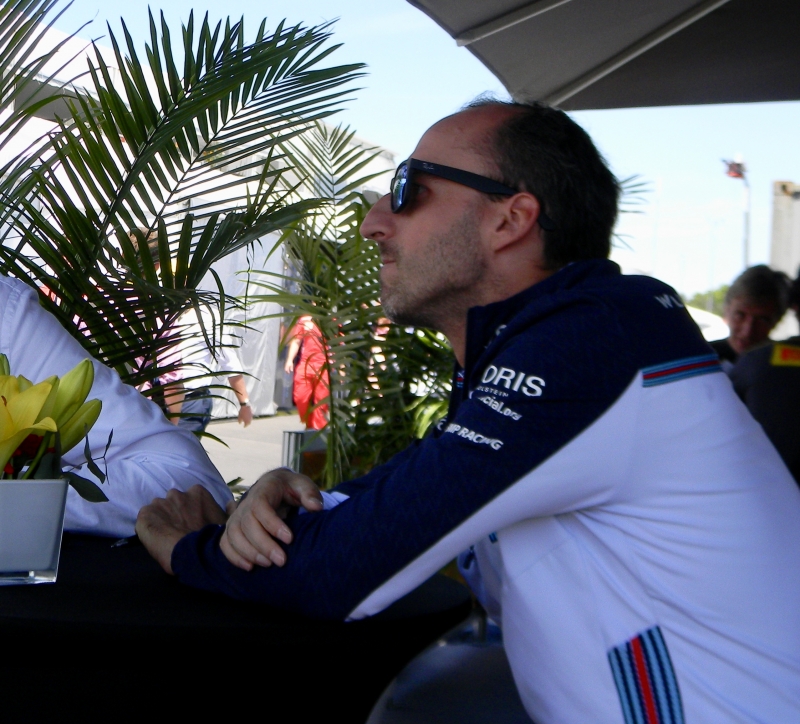 Hamilton destaca la fuerza de Kubica para superarse después de su accidente en Rallye