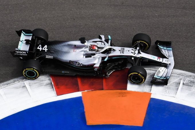 Crónica GP de Rusia – Hamilton y Mercedes regresan a la victoria; Ferrari vuelve a fallar