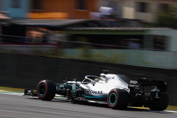 Domingo en Brasil - Mercedes: Hamilton salva un P3 en el caos brasileño