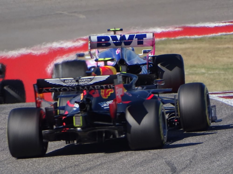Domingo en Estados Unidos – Red Bull: Verstappen celebra su GP no. 100 en el podio; Albon marca una gran remontada