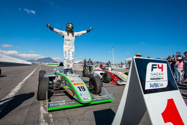 Noel Leon, ganador absoluto del GP de Puebla de la FIA F4 NACAM en México