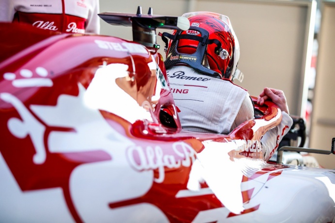Räikkönen marca el mejor tiempo, pero el protagonismo se lo queda Mercedes