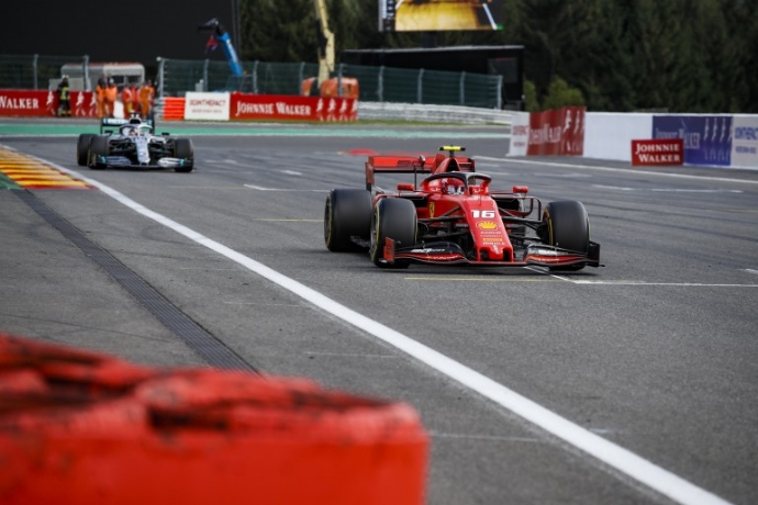 Leclerc y Vettel piden confiar en la FIA