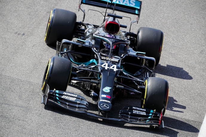Clasificación en La Toscana: Hamilton vuelve a hacer una pole, pero esta vez con fortuna