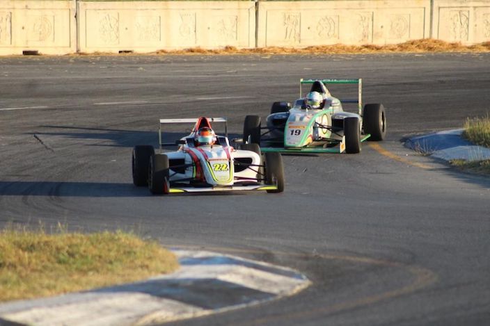 Noel León se proclama campeón de la FIA F4 NACAM 2019/2020 en México