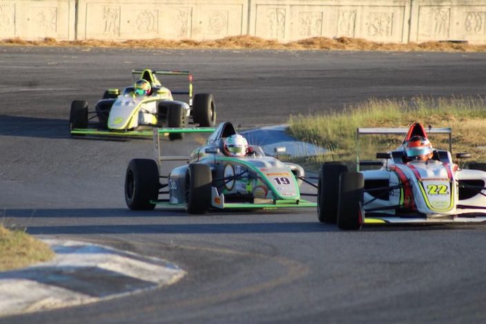 Noel León se proclama campeón de la FIA F4 NACAM 2019/2020 en México