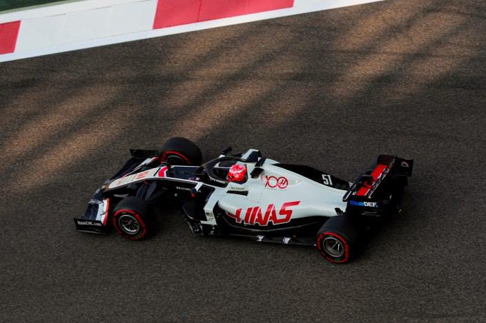 Sábado en Abu Dabi - Haas se queda con los dos coches en la Q1