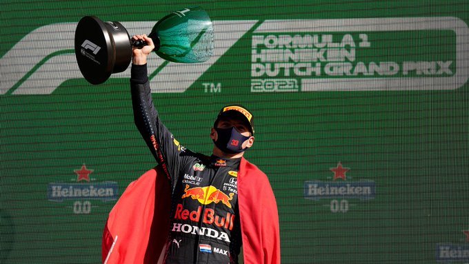 Domingo en Holanda – Red Bull – Verstappen gana por 1ª vez en Zandvoort y recupera el liderato de F1