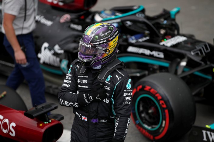 Viernes en Brasil – Mercedes: Hamilton hace la pole para la Sprint Qualy mientras espera una posible sanción