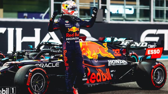 Sábado en Abu Dabi - Red Bull golpea primero y Verstappen saldrá en pole