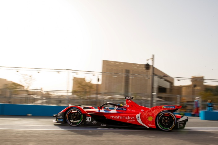 Stoeffel Vandoorne bate a Jake Dennis y largará en punta en la carrera del viernes del #DiriyahEPrix 