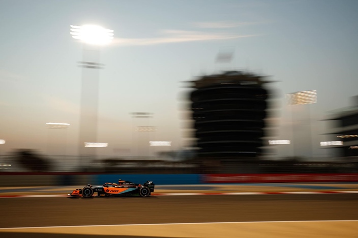 Test F1 2022 – Día 4: McLaren, rodando lo necesario
