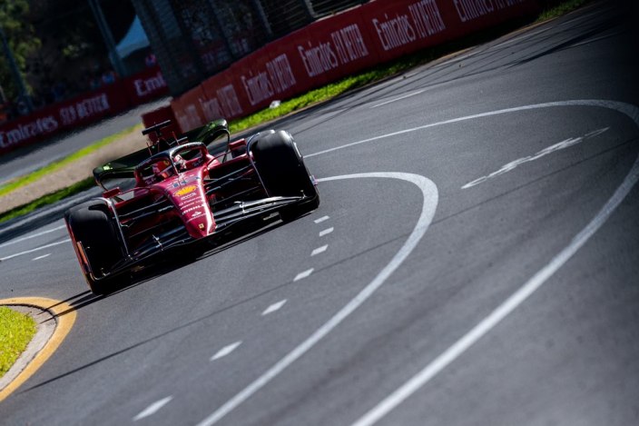 Leclerc lidera la segunda sesión de libres, con Carlos 3º y Alonso 4º