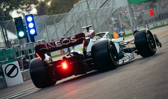 Viernes en Australia - Mercedes firma un viernes frustrante
