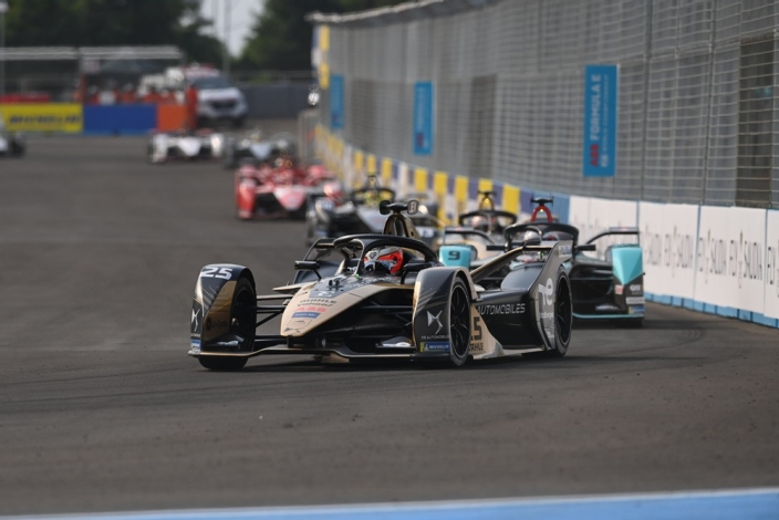 Mitch Evans gana el inaugural #JakartaEPrix