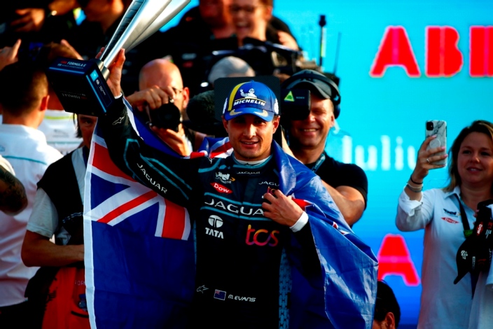 Mitch Evans gana el inaugural #JakartaEPrix