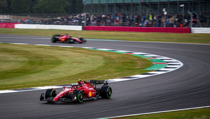 Viernes en Gran Bretaña - Ferrari aparenta estar más fuerte que Red Bull