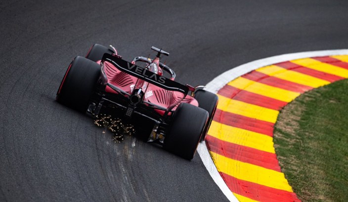Sábado en Bélgica - Ferrari saldrá en pole con Sainz, aunque Verstappen asusta