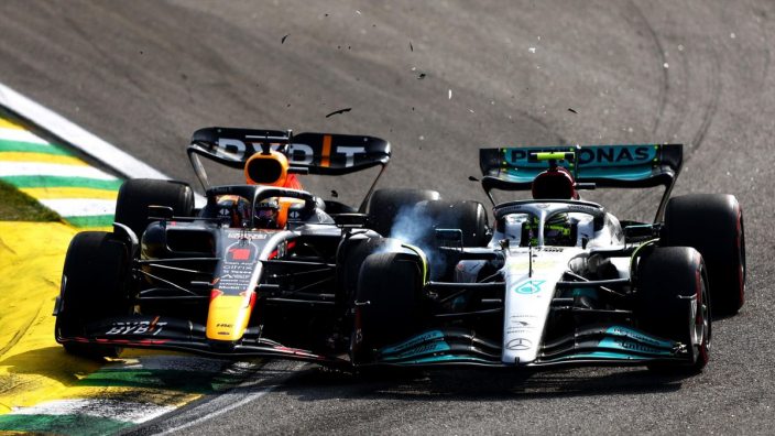 Hamilton se defiende declarando que él trata de evitar el toque cuando lucha con Verstappen