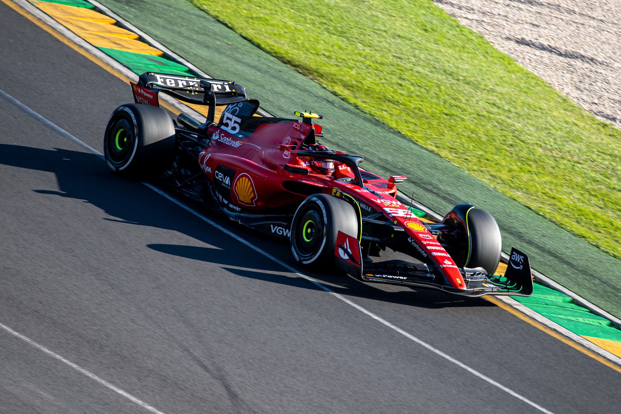 Domingo en Australia - Ferrari: Carrera para olvidar